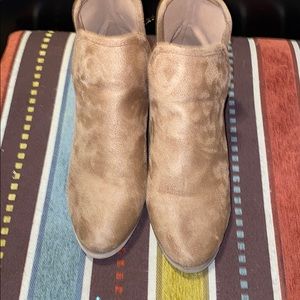 Tan suede size 8 never worn